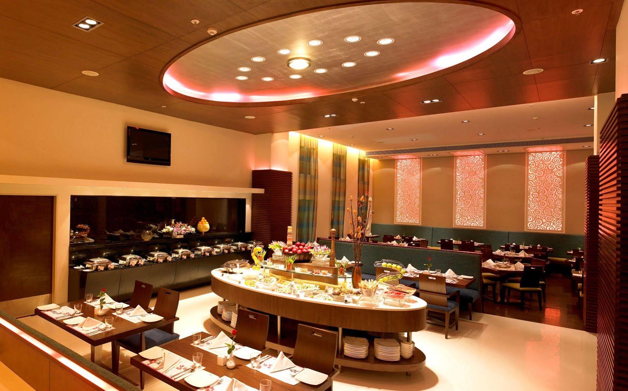 Royal Orchid Central, Pune Restaurante foto